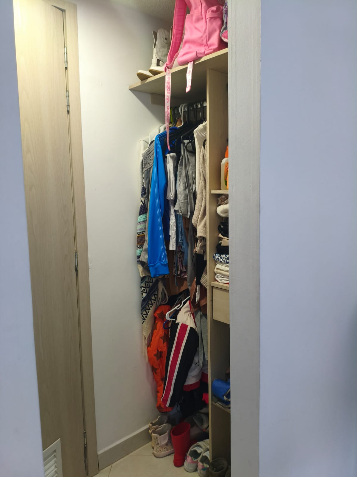 Apartamento en venta en Loma De Los Bernal, Medellín · foto 13 de 16