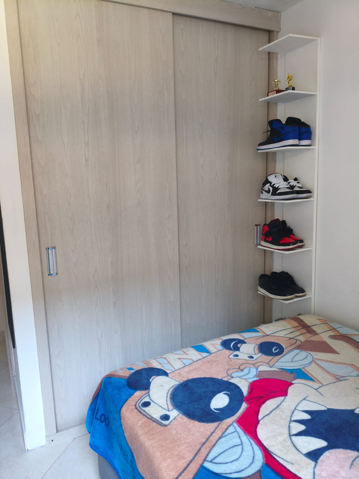 Apartamento en venta en Loma De Los Bernal, Medellín · foto 14 de 16