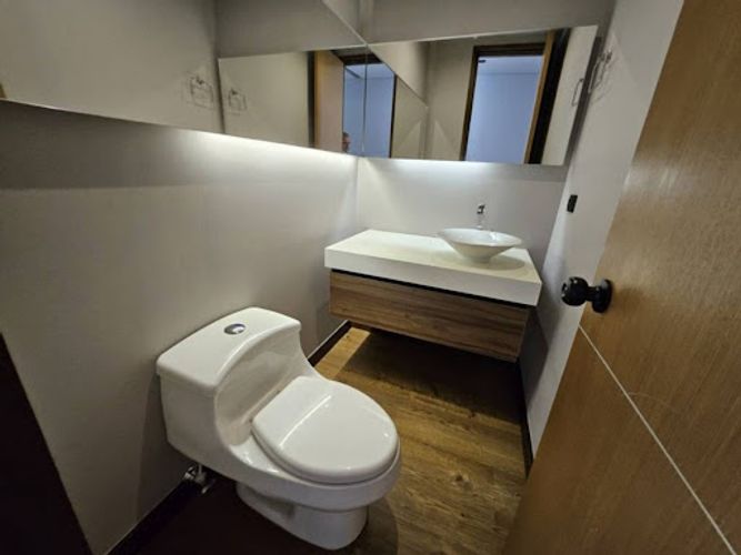 Apartamento de 3 alcobas en arriendo en Los Balsos, Medellín, 210 m² · foto 7 de 24