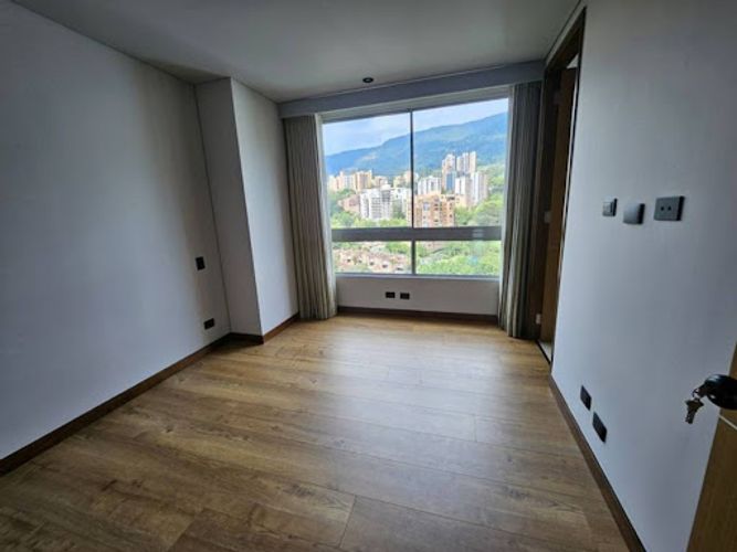 Apartamento de 3 alcobas en arriendo en Los Balsos, Medellín, 210 m² · foto 11 de 24