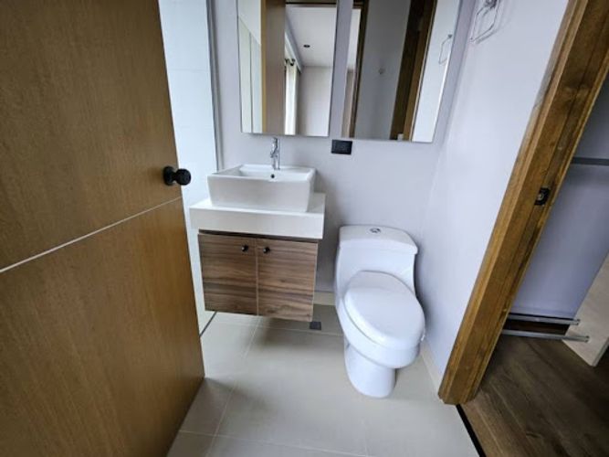 Apartamento de 3 alcobas en arriendo en Los Balsos, Medellín, 210 m² · foto 12 de 24