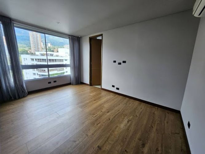 Apartamento de 3 alcobas en arriendo en Los Balsos, Medellín, 210 m² · foto 15 de 24
