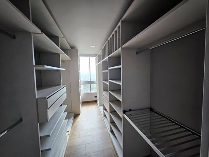 Apartamento de 3 alcobas en arriendo en Los Balsos, Medellín, 210 m² · foto 21 de 24