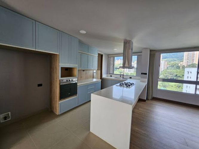 Apartamento de 3 alcobas en arriendo en Los Balsos, Medellín, 210 m² · foto 24 de 24