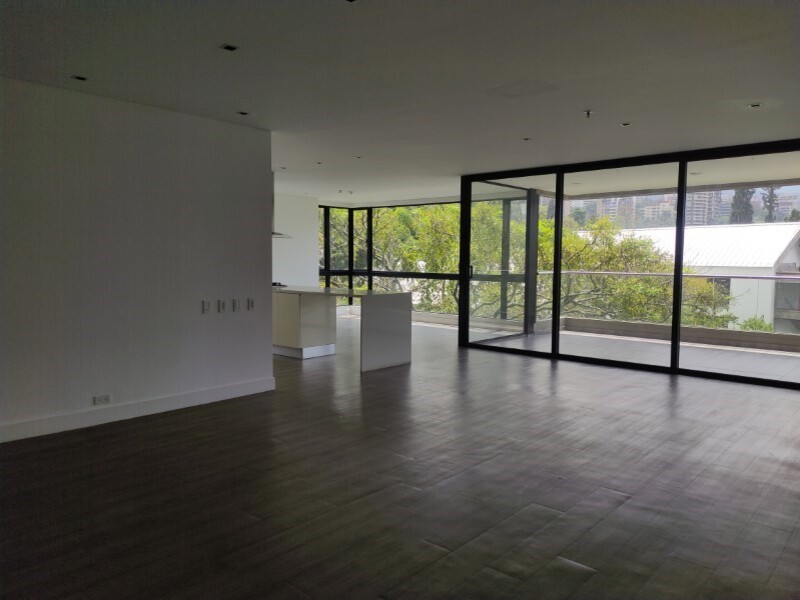 Apartamento en arriendo en Los Balsos, Medellín · foto 2 de 24