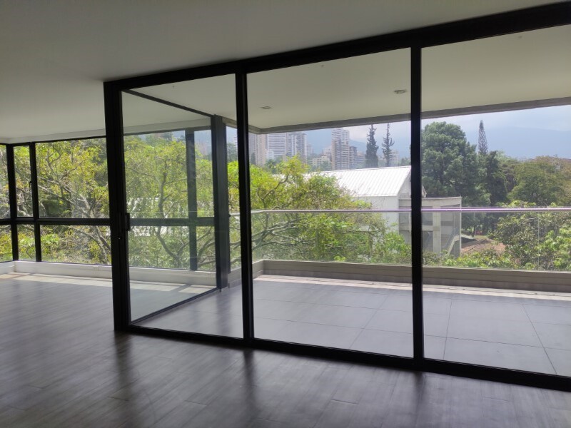 Apartamento en arriendo en Los Balsos, Medellín · foto 3 de 24