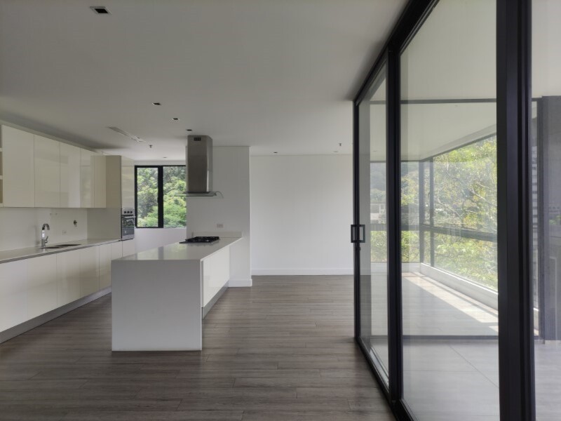 Apartamento en arriendo en Los Balsos, Medellín · foto 4 de 24
