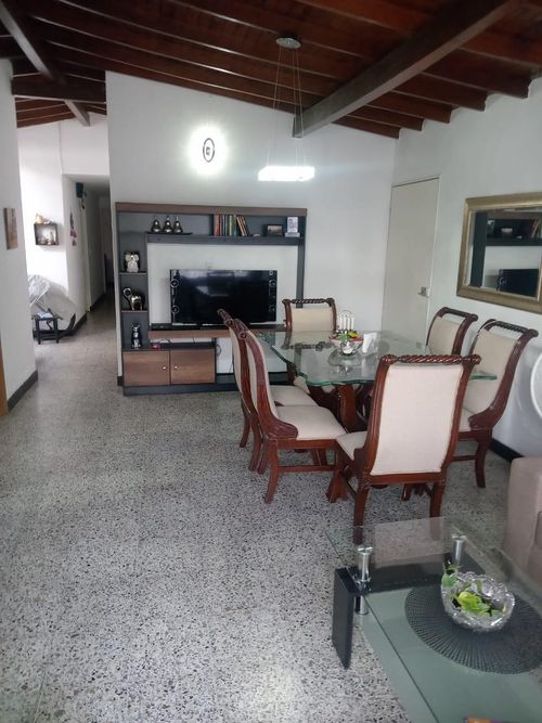 Casa de 3 alcobas en venta en Belén San Bernardo, Medellín, 108 m² · foto 8 de 18