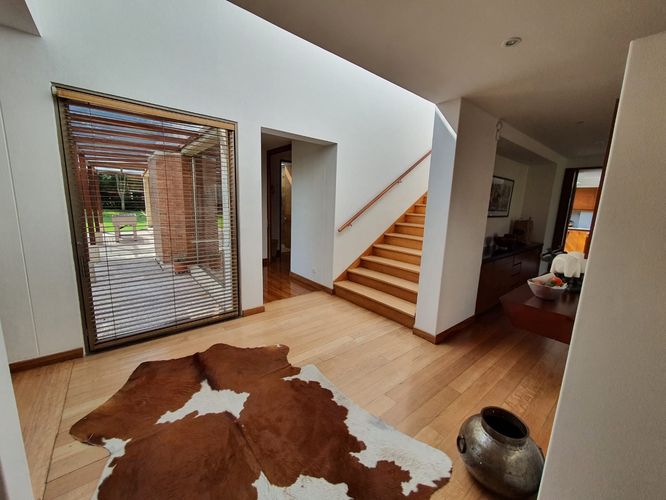 Casa de 4 alcobas en venta en Guaymaral, Bogotá, 300 m² · foto 8 de 19