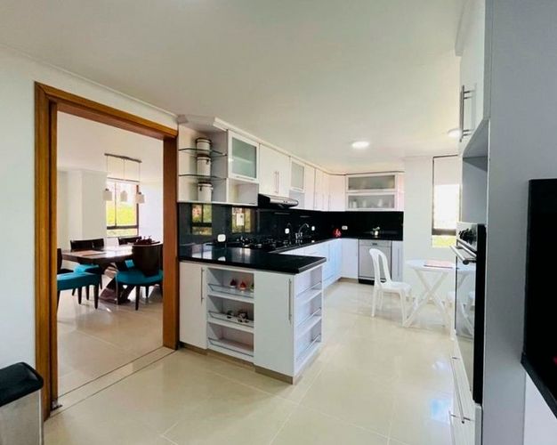 Apartamento de 5 alcobas en venta en El Poblado, Medellín, 314 m² · foto 5 de 18