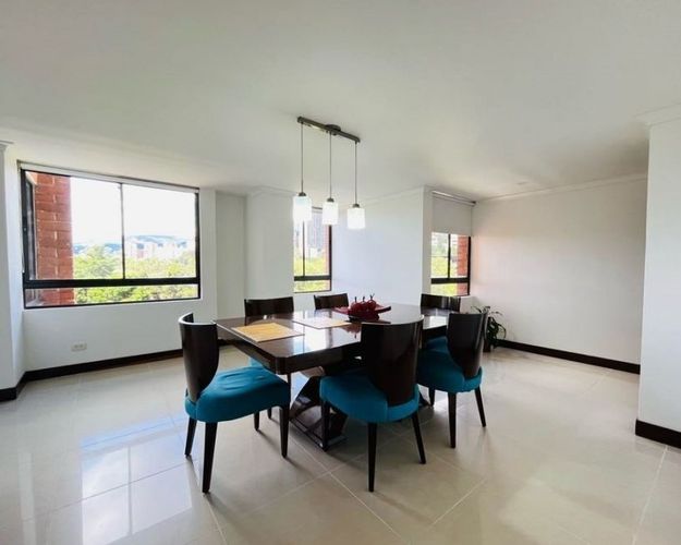 Apartamento de 5 alcobas en venta en El Poblado, Medellín, 314 m² · foto 4 de 18