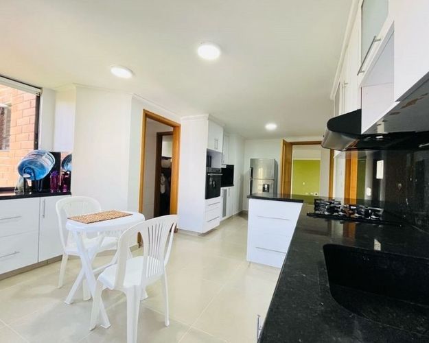 Apartamento de 5 alcobas en venta en El Poblado, Medellín, 314 m² · foto 8 de 18