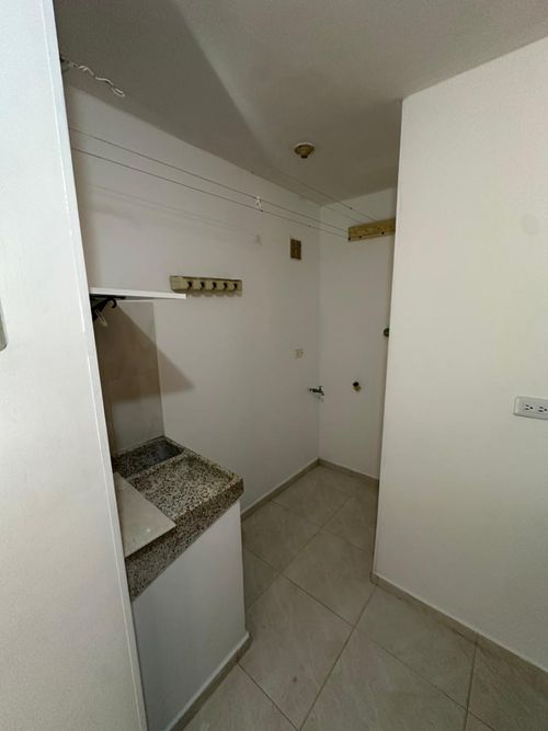 Apartamento en venta en El Limonar, Cali · foto 6 de 21