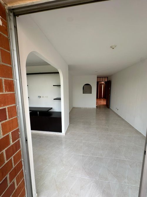 Apartamento en venta en El Limonar, Cali · foto 8 de 21