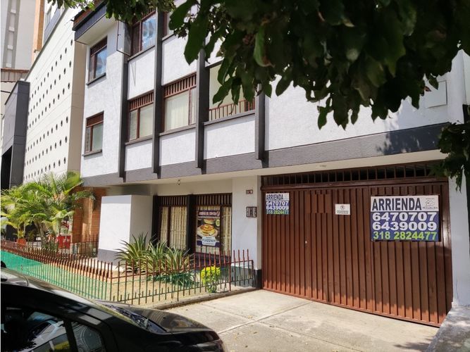 Edificio en venta en Nuevo Sotomayor, Bucaramanga, 650 m² · foto 2 de 3