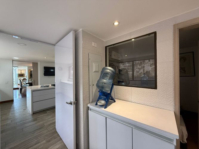 Apartamento de 3 alcobas en venta en El Refugio, Bogotá, 480 m² · foto 5 de 24
