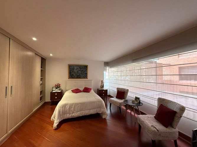 Apartamento de 3 alcobas en venta en El Refugio, Bogotá, 480 m² · foto 20 de 24