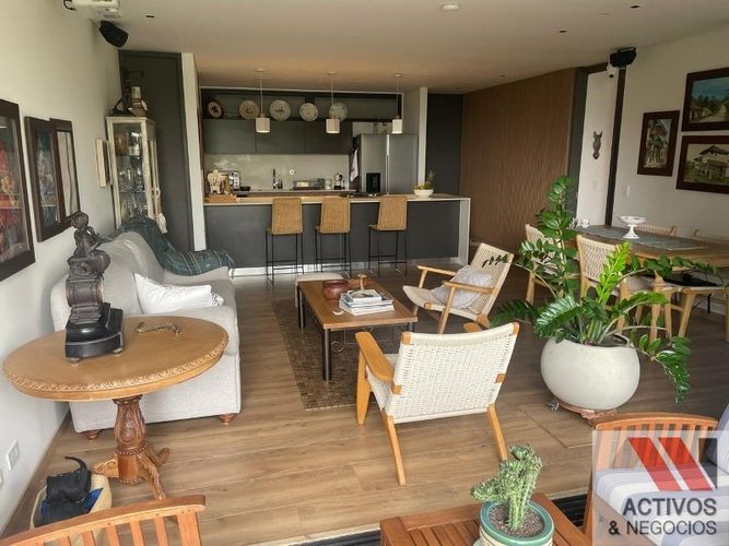 Apartamento de 1 alcoba en venta en San Lucas, Medellín, 87 m² · foto 3 de 12
