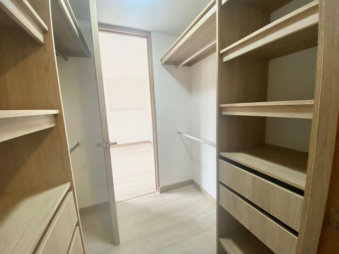 Apartamento de 3 alcobas en arriendo en Camino Verde, Envigado, 79 m² · foto 5 de 20