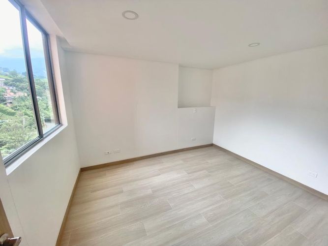 Apartamento de 3 alcobas en arriendo en Camino Verde, Envigado, 79 m² · foto 7 de 20
