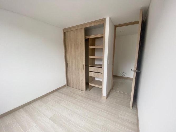 Apartamento de 3 alcobas en arriendo en Camino Verde, Envigado, 79 m² · foto 9 de 20