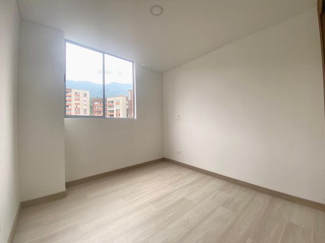 Apartamento de 3 alcobas en arriendo en Camino Verde, Envigado, 79 m² · foto 11 de 20