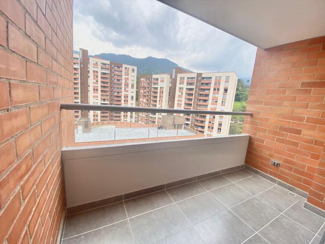 Apartamento de 3 alcobas en arriendo en Camino Verde, Envigado, 79 m² · foto 14 de 20