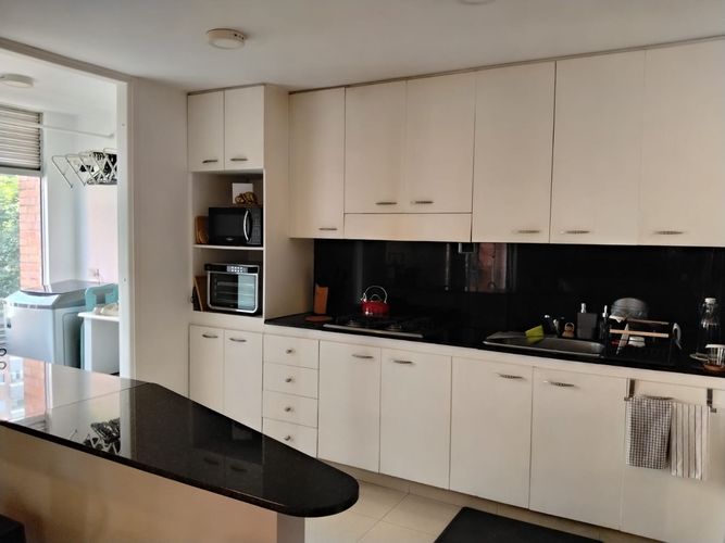 Apartamento de 1 alcoba en venta en El Poblado, Medellín, 76 m² · foto 7 de 12