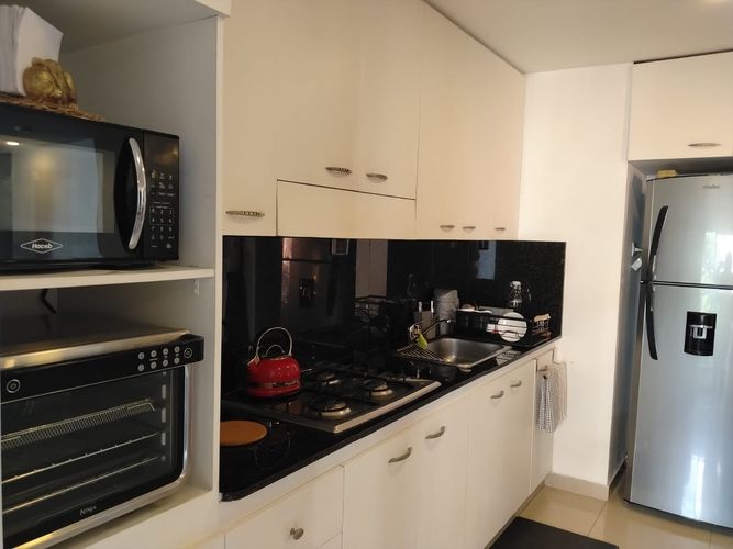 Apartamento de 1 alcoba en venta en El Poblado, Medellín, 76 m² · foto 6 de 12