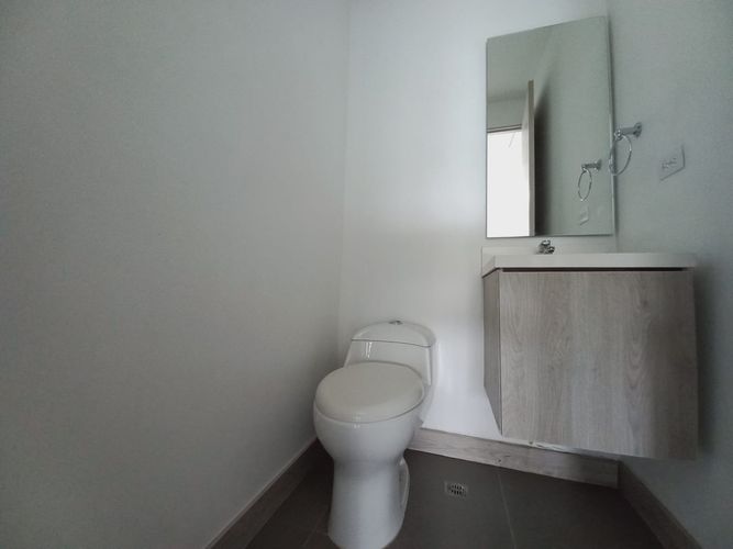 Oficina en arriendo en El Poblado, Medellín, 130 m² · foto 9 de 9