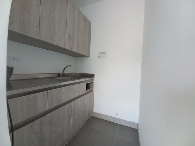 Oficina en arriendo en El Poblado, Medellín, 130 m² · foto 8 de 9