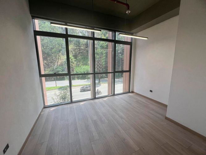 Oficina en arriendo en El Poblado, Medellín, 74 m² · foto 4 de 19