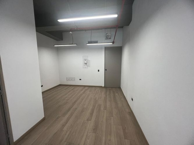 Oficina en arriendo en El Poblado, Medellín, 74 m² · foto 12 de 19