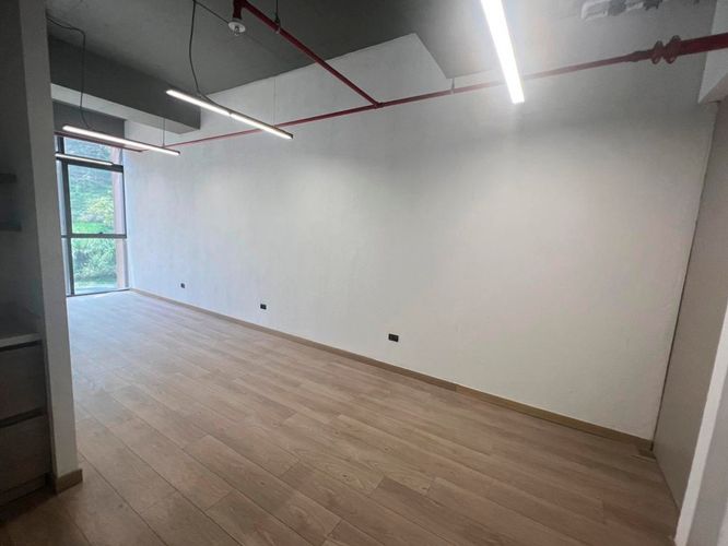 Oficina en arriendo en El Poblado, Medellín, 74 m² · foto 5 de 19