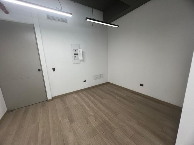Oficina en arriendo en El Poblado, Medellín, 74 m² · foto 9 de 19