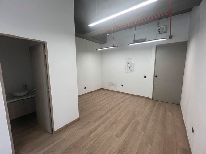 Oficina en arriendo en El Poblado, Medellín, 74 m² · foto 15 de 19