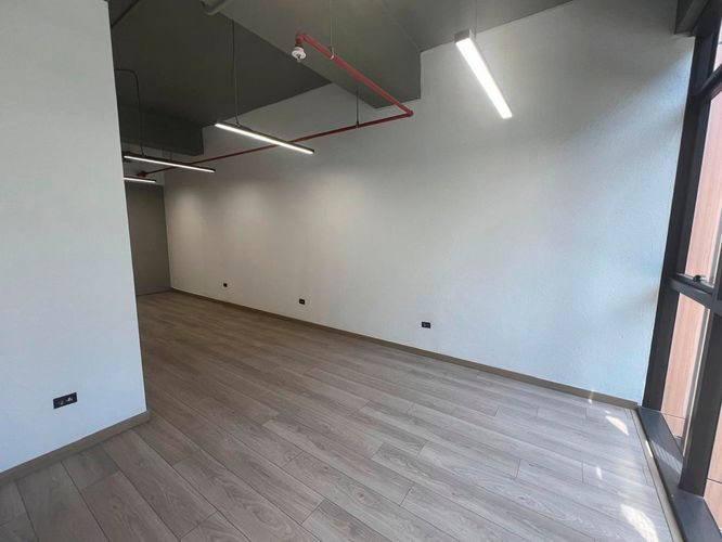 Oficina en arriendo en El Poblado, Medellín, 74 m² · foto 7 de 19