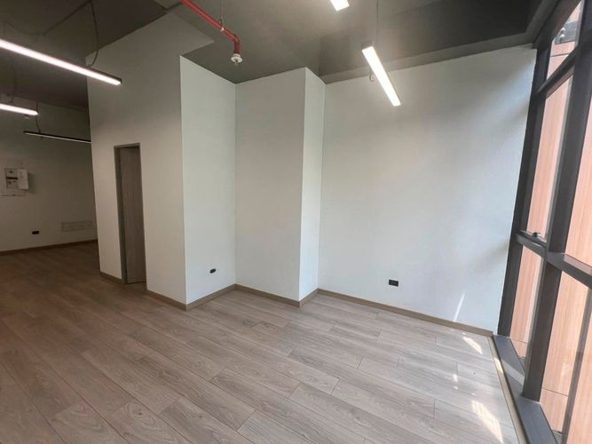 Oficina en arriendo en El Poblado, Medellín, 74 m² · foto 6 de 19