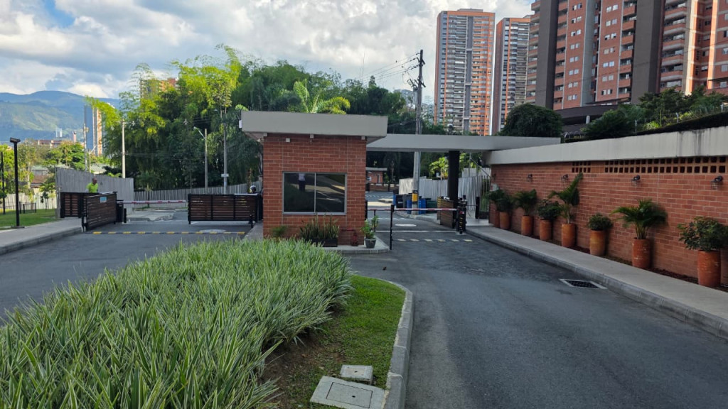 Apartamento en venta en Ditaires, Itagüí · foto 2 de 21