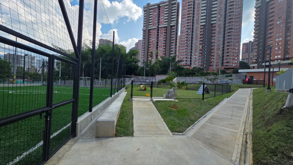 Apartamento en venta en Ditaires, Itagüí · foto 3 de 21