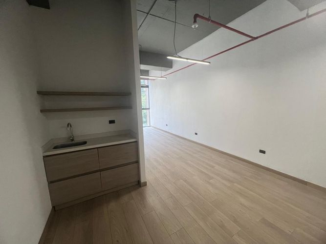 Oficina en arriendo en El Poblado, Medellín, 37 m² · foto 10 de 14