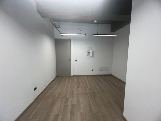 Oficina en arriendo en El Poblado, Medellín, 37 m² · foto 8 de 14