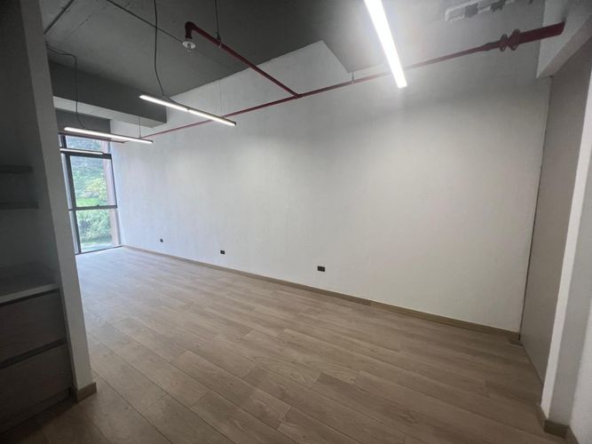 Oficina en arriendo en El Poblado, Medellín, 37 m² · foto 3 de 14