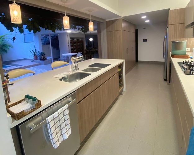 Casa de 4 alcobas en venta en Santa Teresita, Medellín, 380 m² · foto 13 de 15