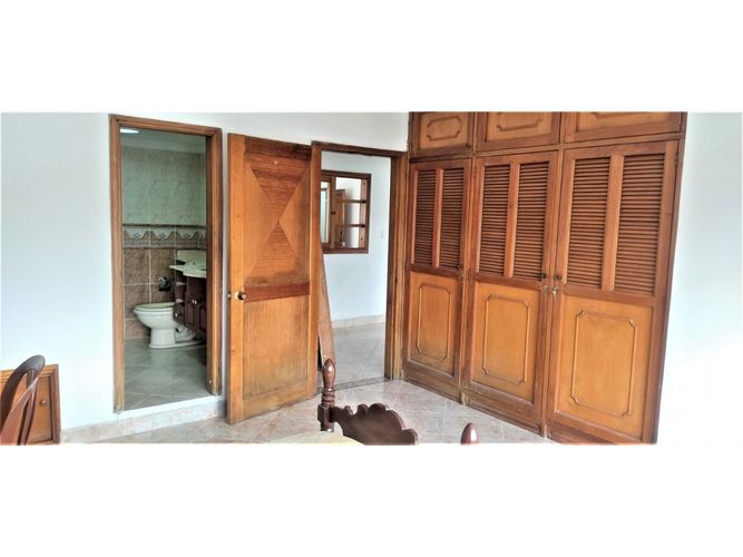Casa de 3 alcobas en venta en Calasanz, Medellín, 185 m² · foto 5 de 22