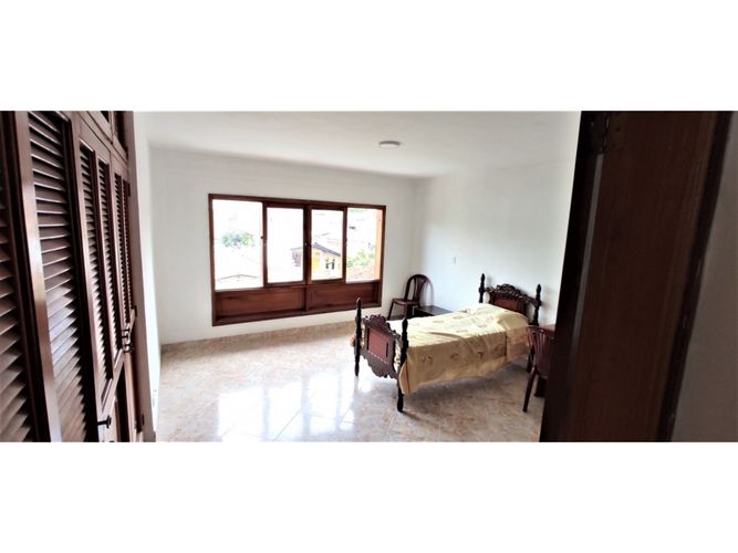 Casa de 3 alcobas en venta en Calasanz, Medellín, 185 m² · foto 18 de 22