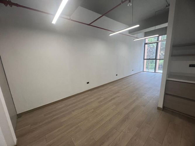 Oficina en arriendo en El Poblado, Medellín, 37 m² · foto 4 de 13