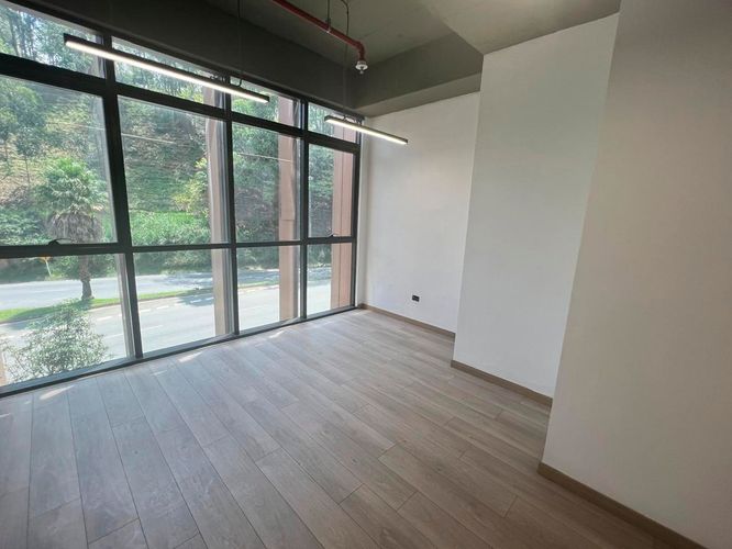 Oficina en arriendo en El Poblado, Medellín, 37 m² · foto 3 de 13