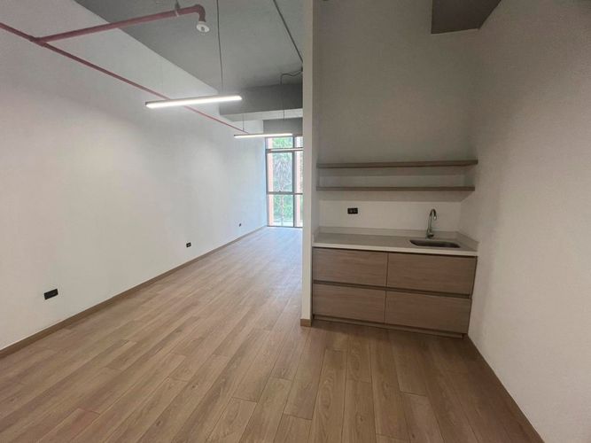 Oficina en arriendo en El Poblado, Medellín, 37 m² · foto 8 de 13