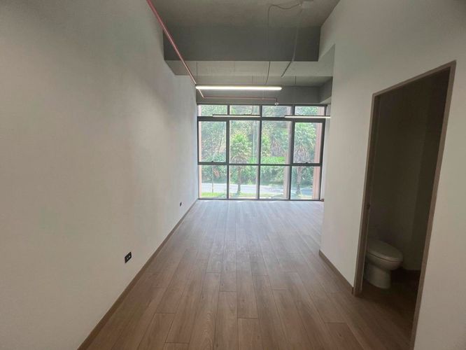 Oficina en arriendo en El Poblado, Medellín, 37 m² · foto 2 de 13